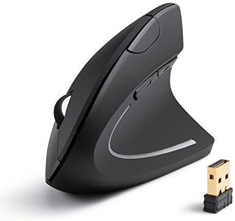 review-3-1 Bottom of the Anker mouse with the 2.4 GHz USB receiver compartment